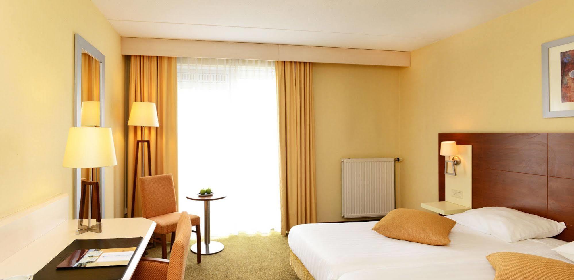 Tulip Inn لايدردورب المظهر الخارجي الصورة